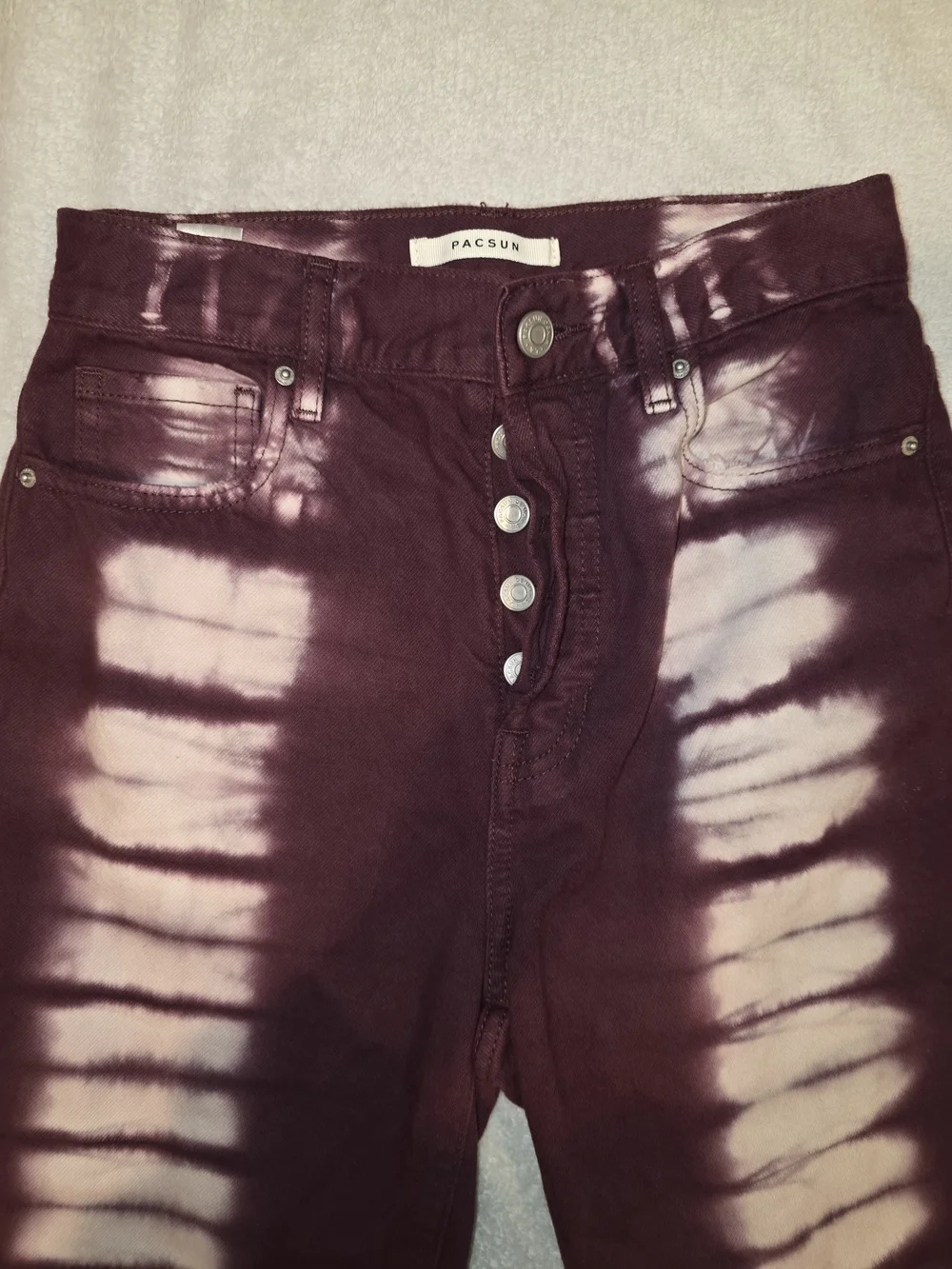 PacSun maroon white